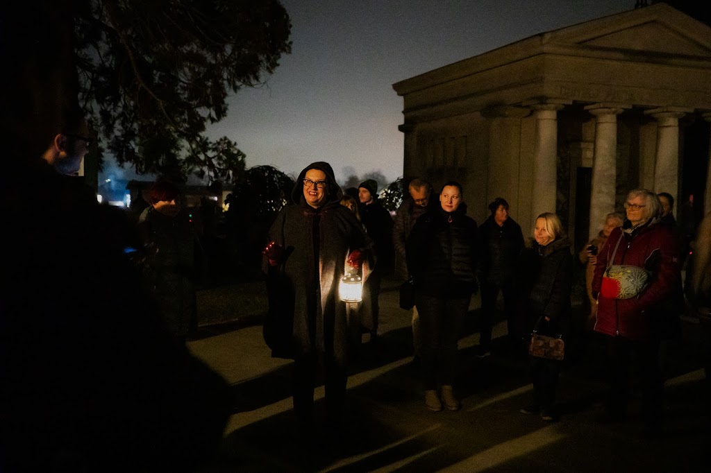 Guided tour “In the Embrace of Silence”